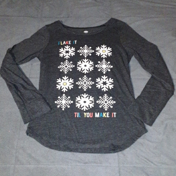 Old Navy Other - Old Navy girls 10/12 gray tee with snowflakes